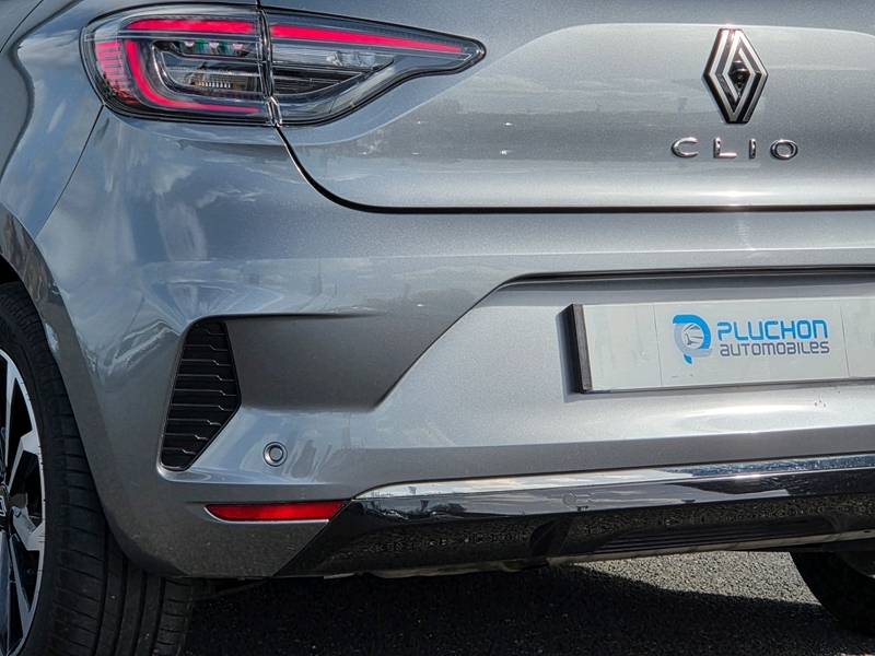 Photo 19 - Renault Clio V