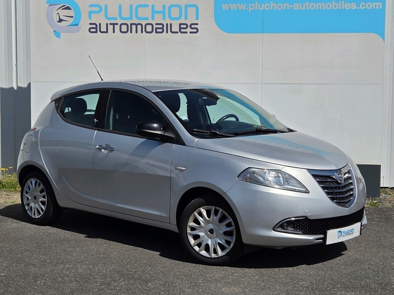 Lancia
                        Ypsilon