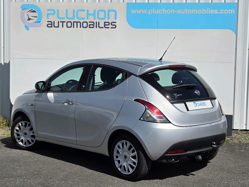 Lancia
                    Ypsilon