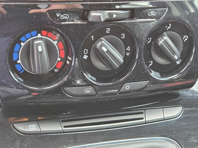 Photo 10 - Lancia Ypsilon