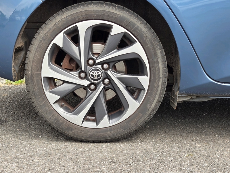 Photo 17 - Toyota Auris