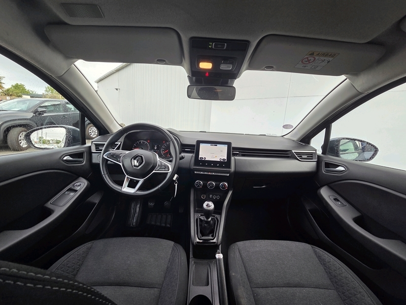 Renault
                    Clio V