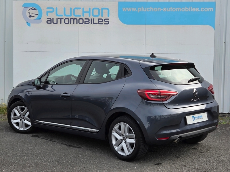 Renault
                    Clio V