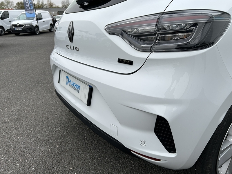 Photo 8 - Renault Clio V