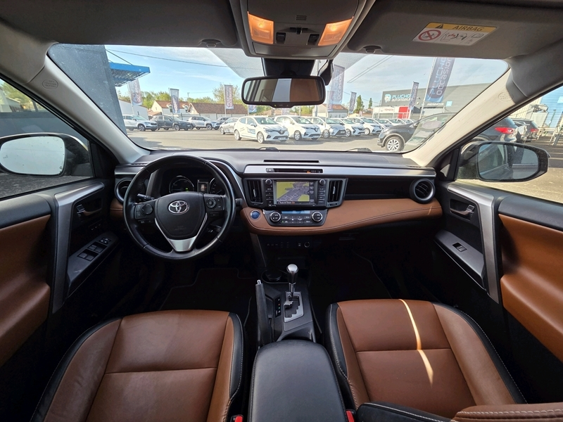 Photo 2 - Toyota RAV4