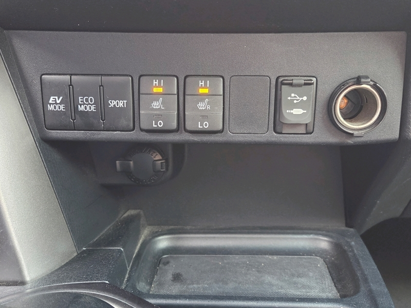 Photo 13 - Toyota RAV4