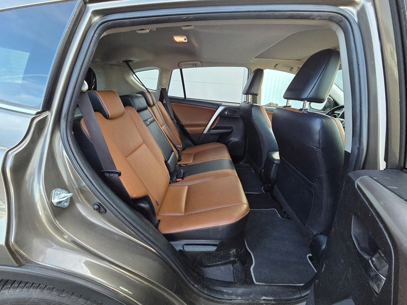 Photo 14 - Toyota RAV4