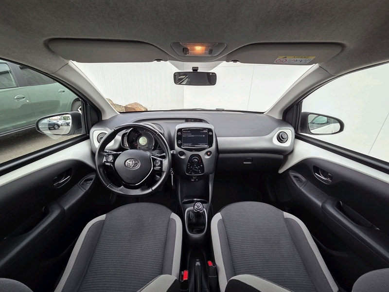 Photo 2 - Toyota Aygo