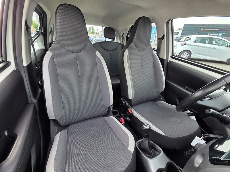 Photo 5 - Toyota Aygo
