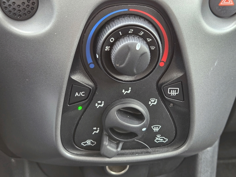 Photo 14 - Toyota Aygo