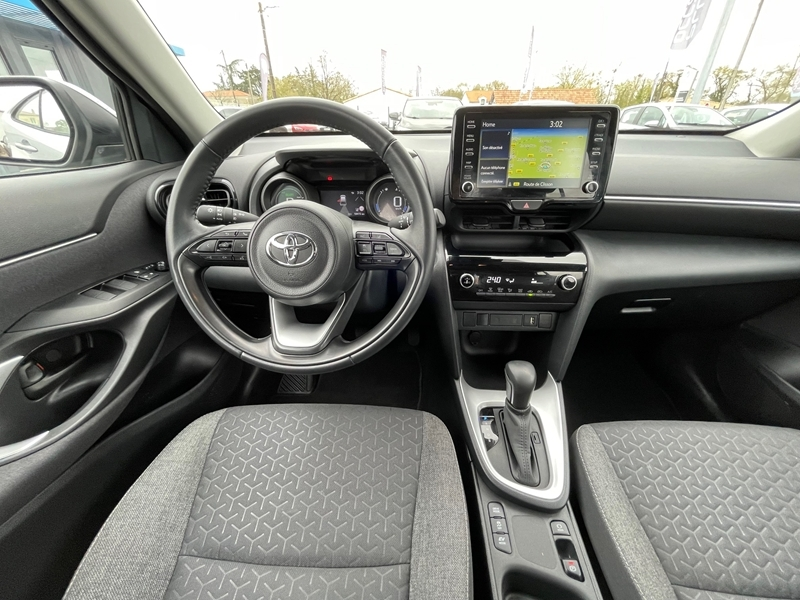 Photo 2 - Toyota Yaris Cross