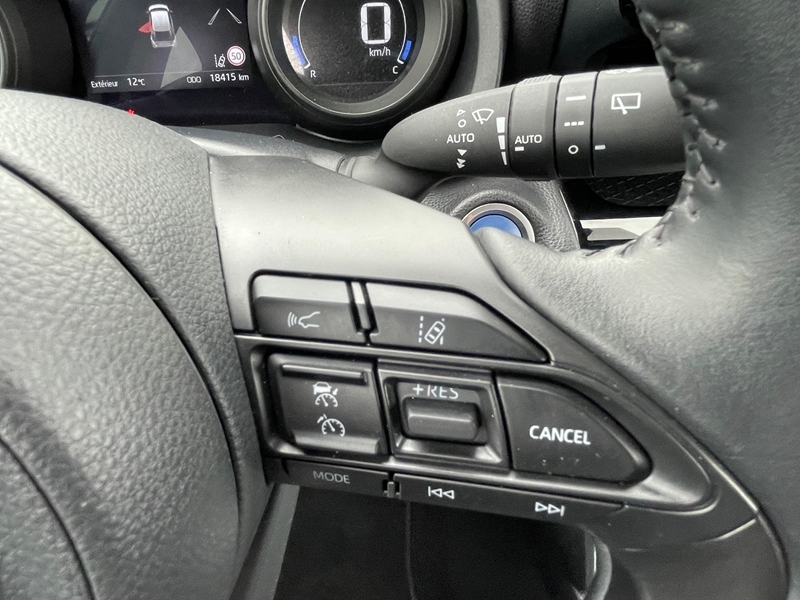 Photo 8 - Toyota Yaris Cross