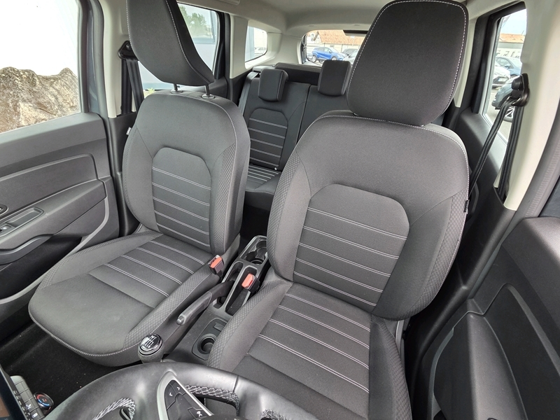 Photo 5 - Dacia Duster