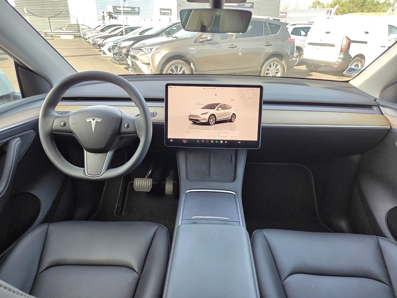 Photo 2 - Tesla Model Y