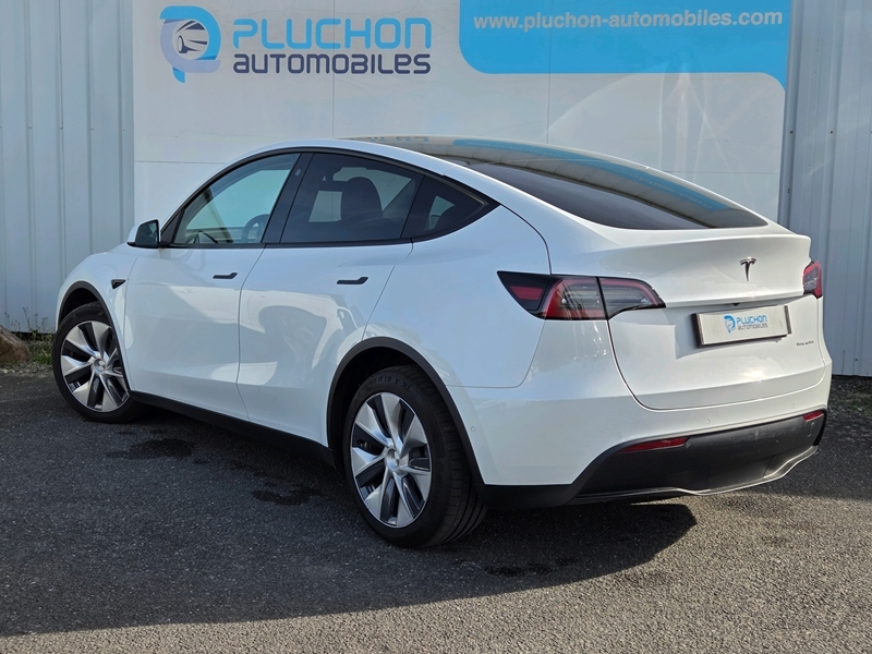 Photo 3 - Tesla Model Y