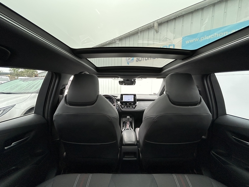 Photo 8 - Toyota Corolla