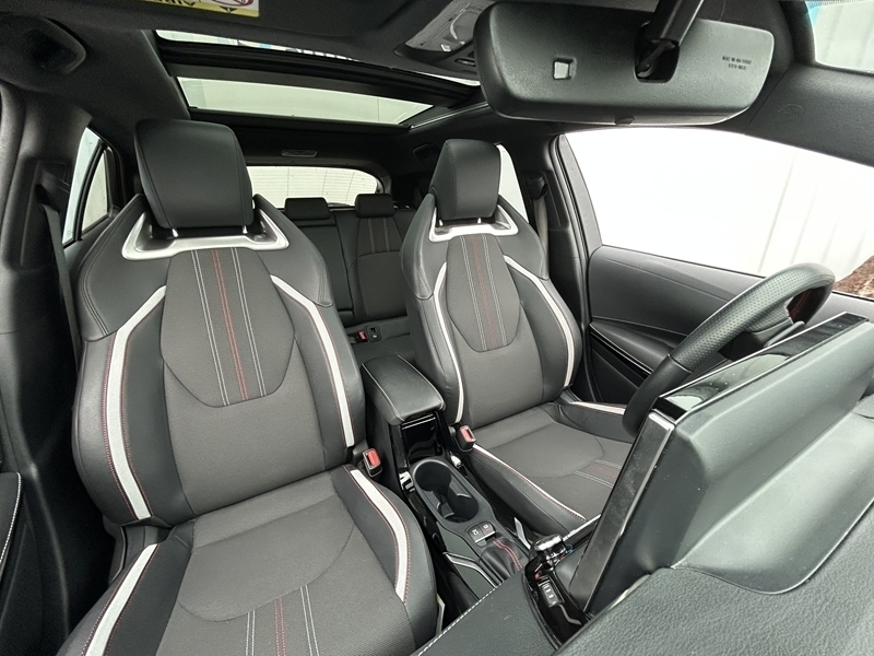 Photo 11 - Toyota Corolla