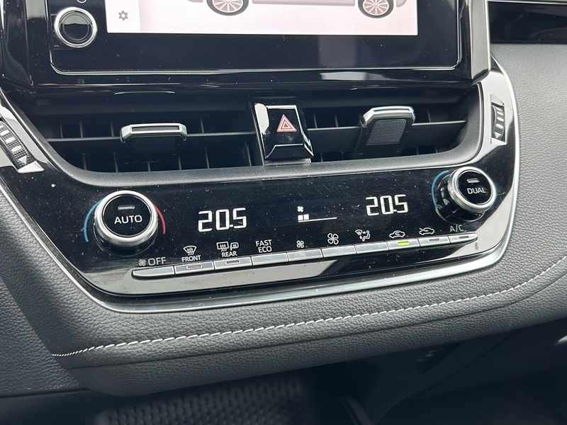 Photo 17 - Toyota Corolla