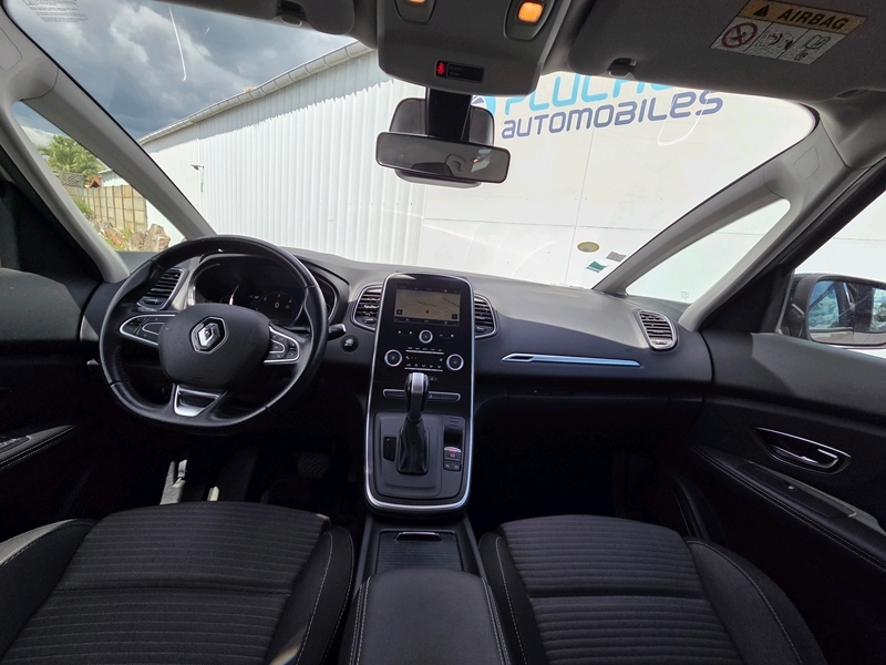Renault
                    Grand Scenic IV