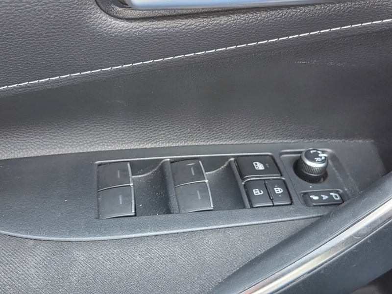 Photo 15 - Toyota Corolla Touring Spt