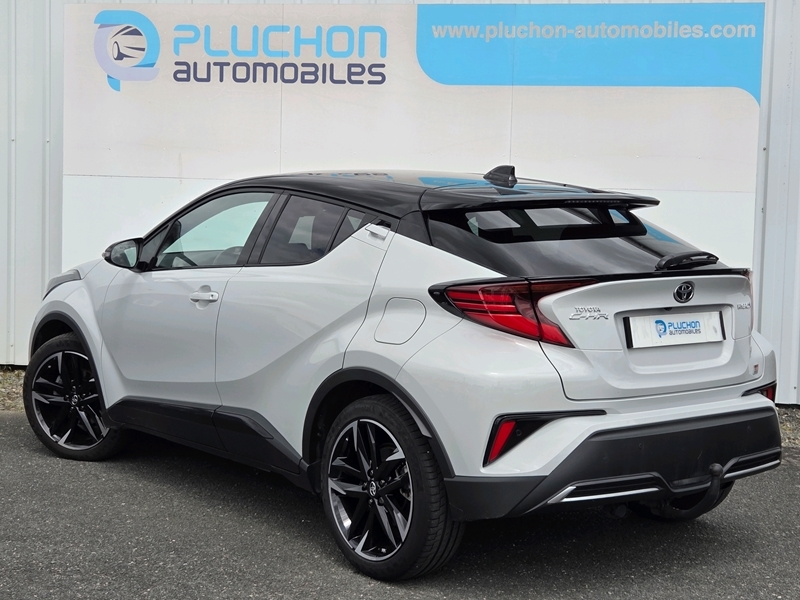 Photo 3 - Toyota C-HR