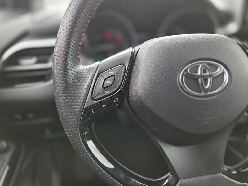 Photo 6 - Toyota C-HR
