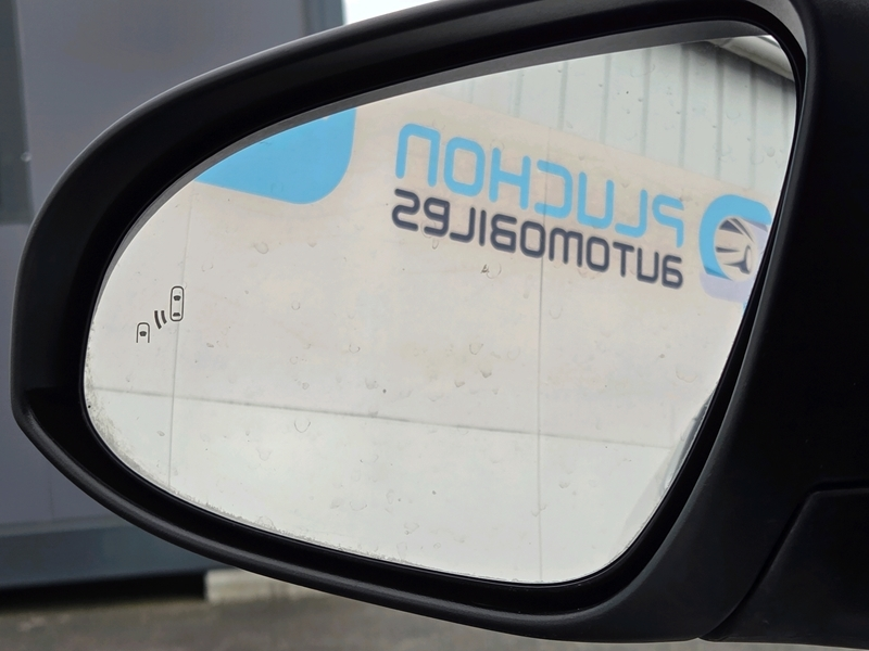 Photo 15 - Toyota C-HR