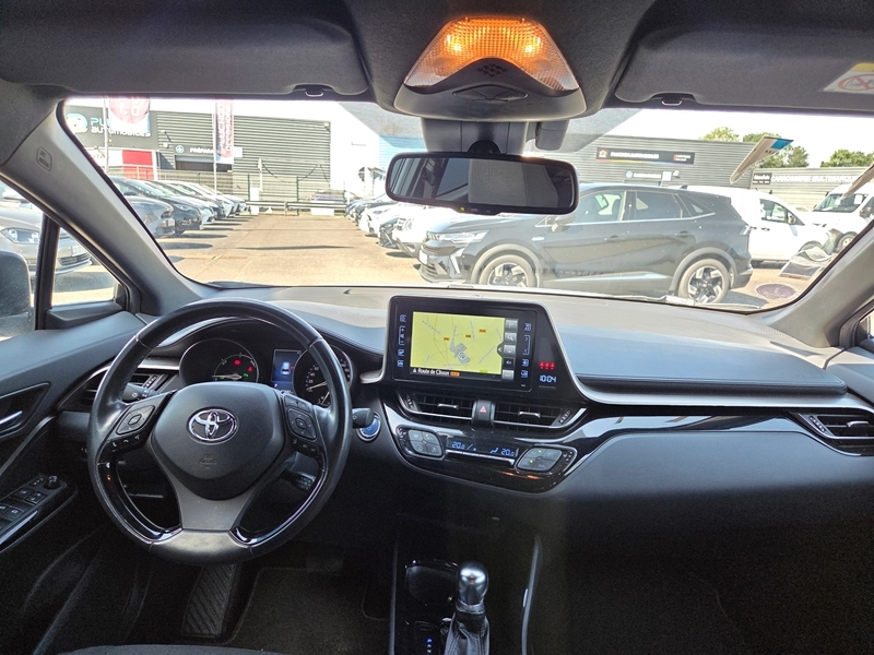 Toyota
                    C-HR