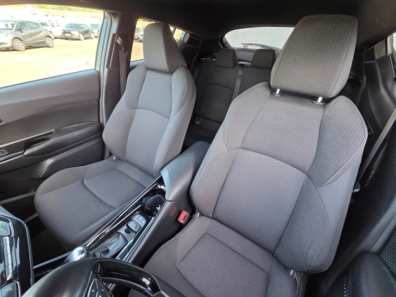 Photo 4 - Toyota C-HR