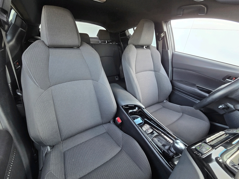 Photo 5 - Toyota C-HR