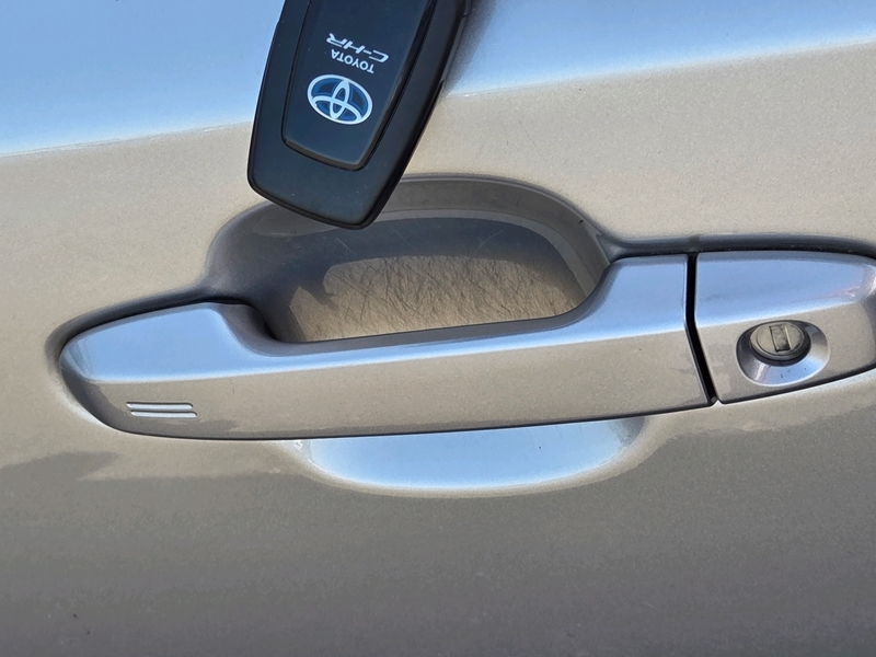 Photo 16 - Toyota C-HR