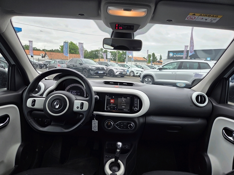 Renault
                    Twingo III
