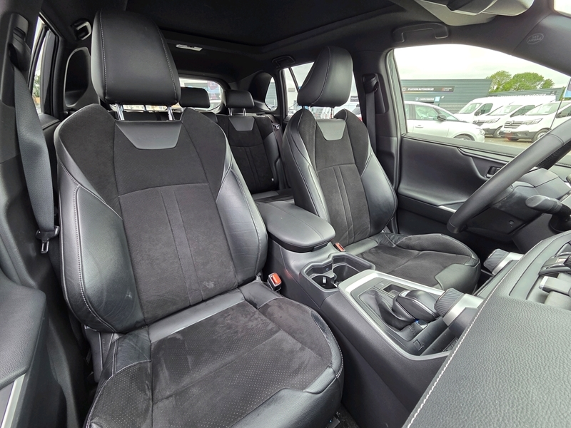 Photo 5 - Toyota RAV4