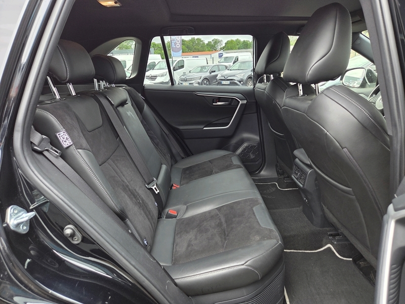 Photo 18 - Toyota RAV4