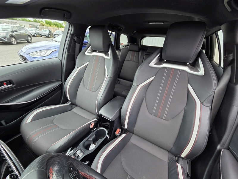 Photo 4 - Toyota Corolla Touring Spt