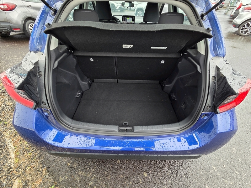 Photo 3 - Toyota Yaris