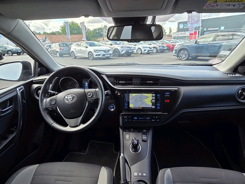 Photo 2 - Toyota Auris