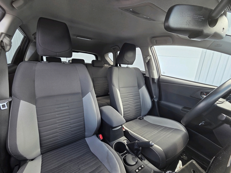 Photo 4 - Toyota Auris