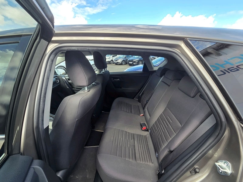 Photo 5 - Toyota Auris