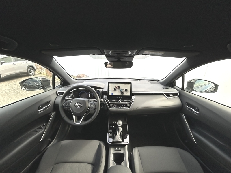 Photo 2 - Toyota Corolla Cross