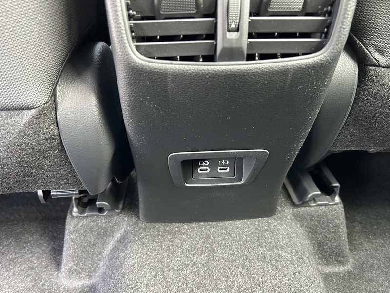 Photo 13 - Toyota Corolla Cross