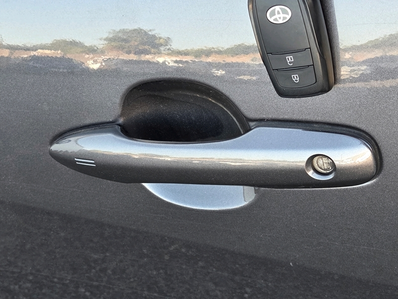 Photo 18 - Toyota Yaris