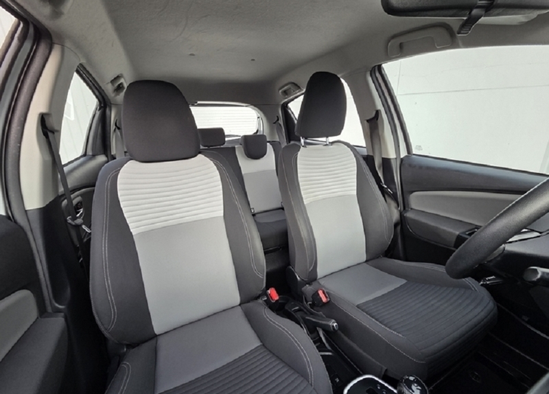 Photo 5 - Toyota Yaris