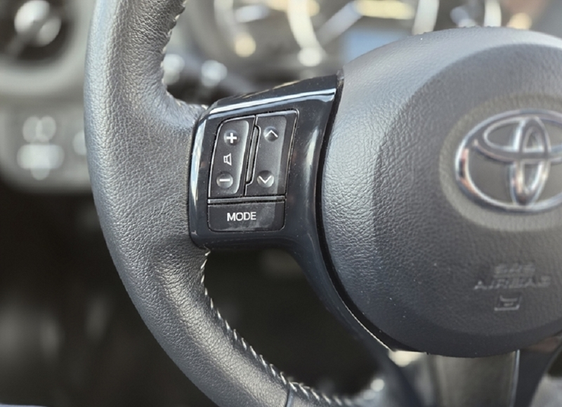Photo 7 - Toyota Yaris
