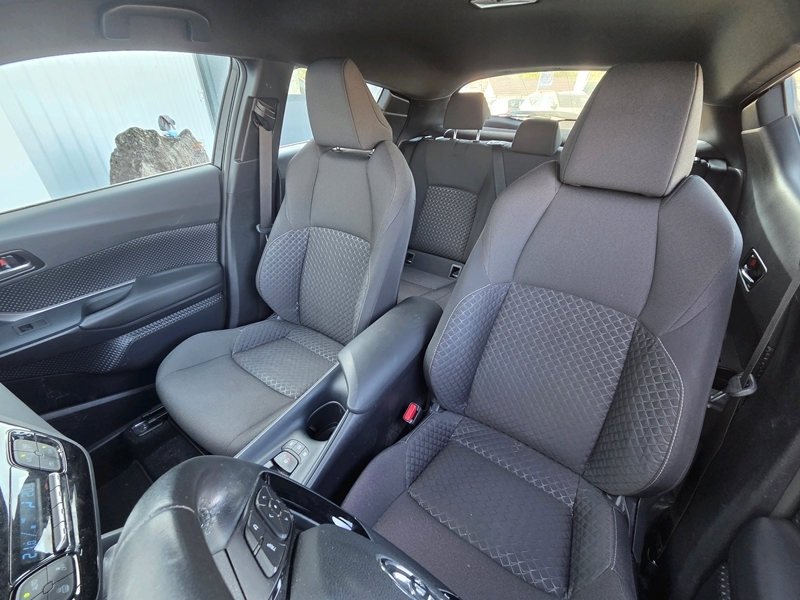 Photo 4 - Toyota C-HR