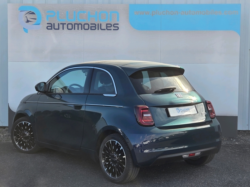 FIAT
                    500